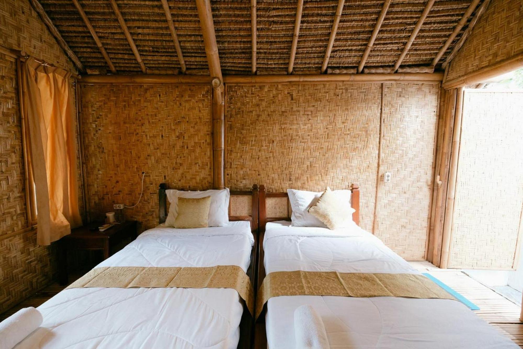 Cici Bungalow Senggigi Mangsit Exterior photo